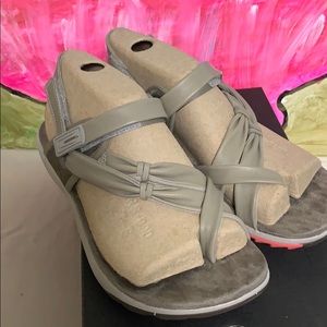 Merrell thong sandals